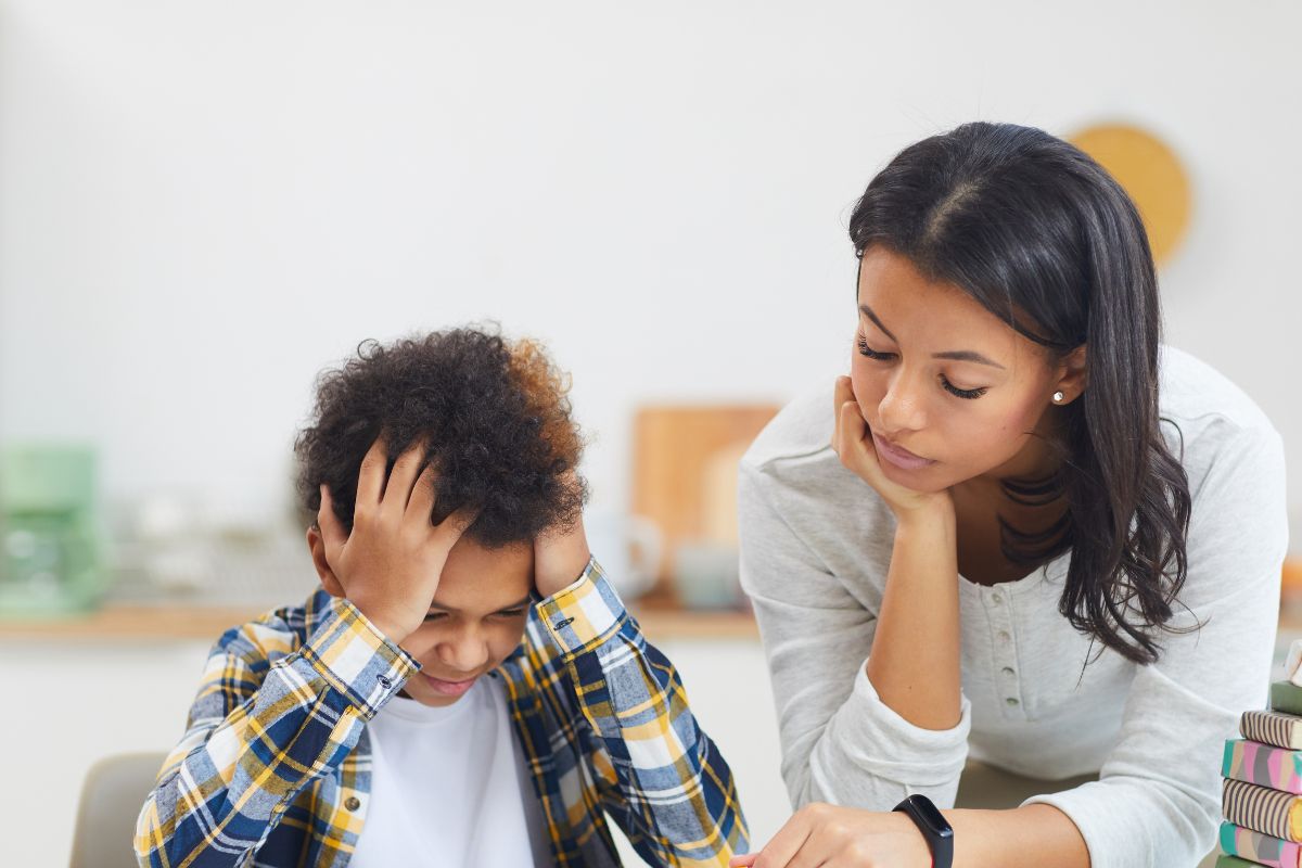 Votre enfant ne vous parle pas de sa journée? Ces 3 questions magique marcheront à tout les coups ! (et pourquoi vous devriez vraiment les poser)